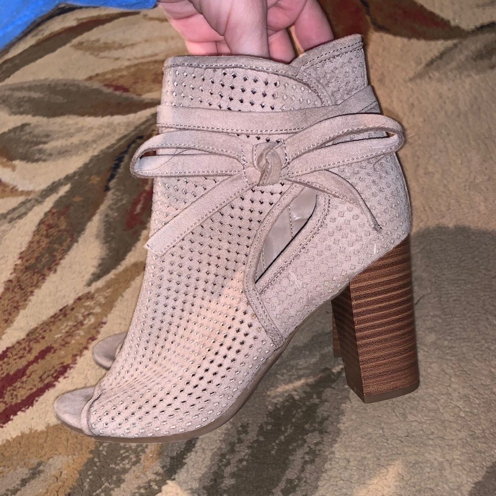 Francesca’s booties size 7